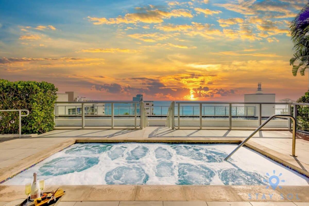 Beachfront Condo Resort- ROOFTOP POOL Hollywood Esterno foto