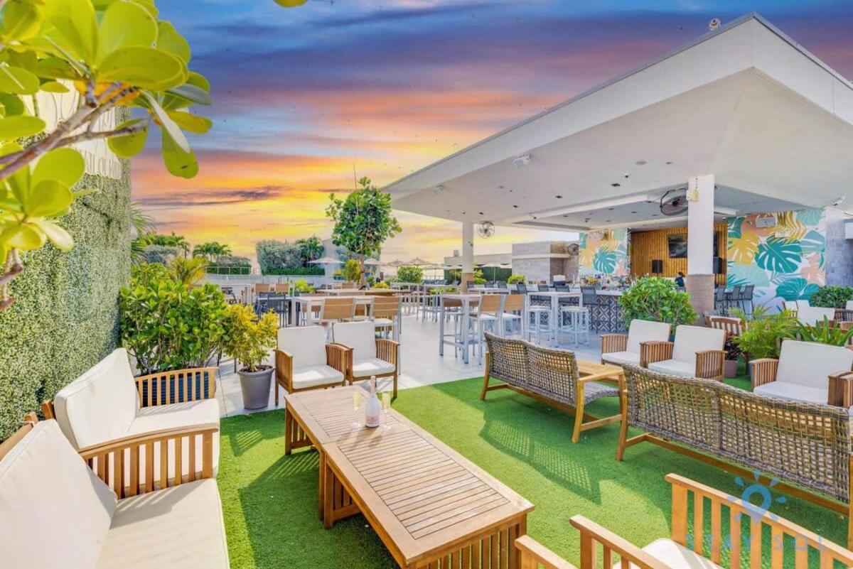 Beachfront Condo Resort- ROOFTOP POOL Hollywood Esterno foto